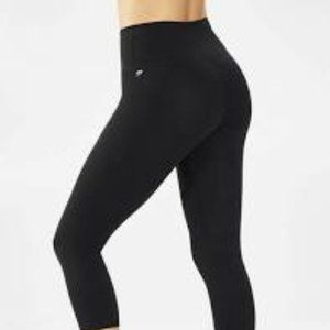 Mid rise capri leggings